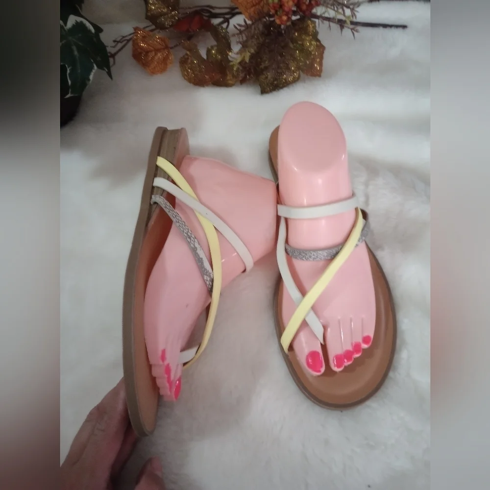 Like new condition sandals shoes for women size 10